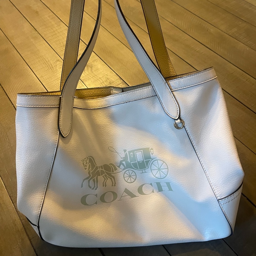 White coach handbag purse, used maybe 3 times